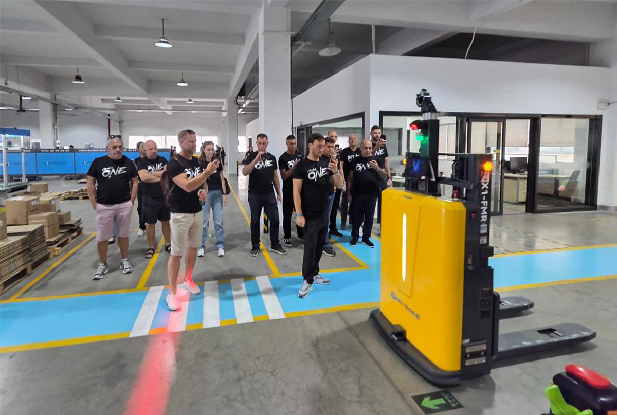 BIHUI ja VINON Group 20. sünnipäev. Plaadimehed Shanghais