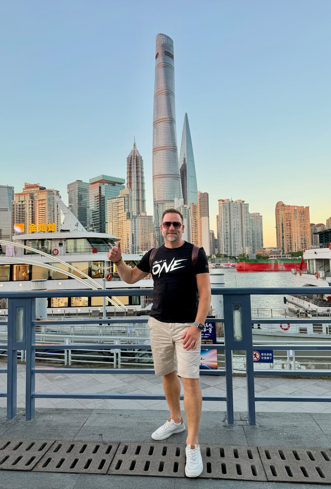 BIHUI ja VINON Group 20. sünnipäev. Plaadimehed Shanghais